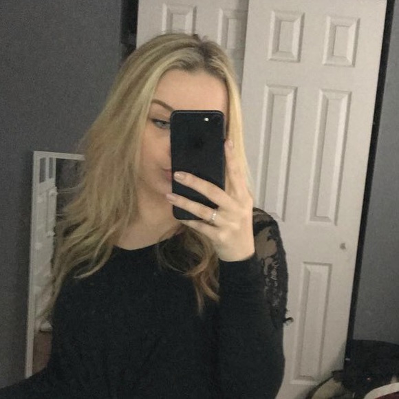 Meet your Posher, Carli - Picture 1 of 1